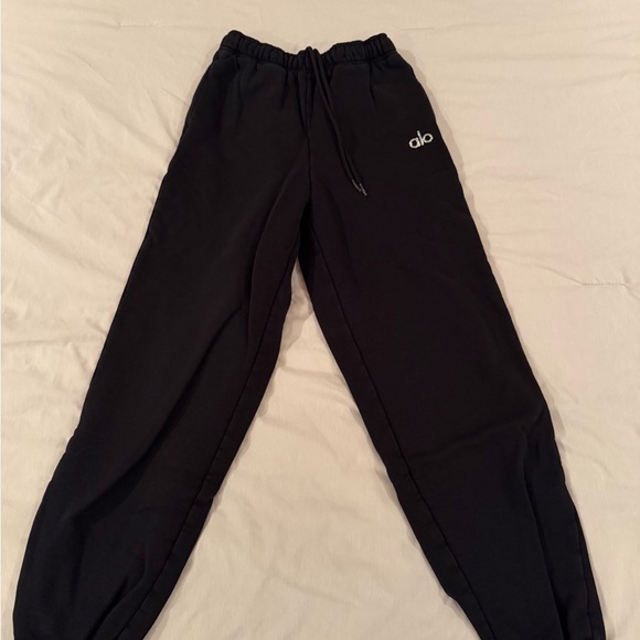 ALO Yoga Pants - ALO Yoga Accolade Sweatpant
